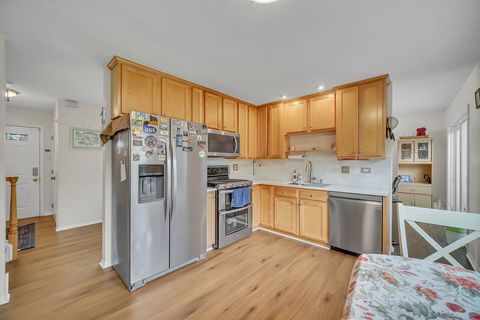 Tiny photo for 401 Greentree Parkway, Libertyville, IL 60048 (MLS # 12619962)