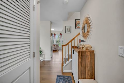 Tiny photo for 401 Greentree Parkway, Libertyville, IL 60048 (MLS # 12619962)