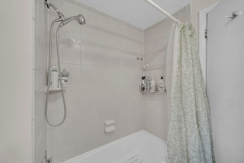 Tiny photo for 401 Greentree Parkway, Libertyville, IL 60048 (MLS # 12619962)