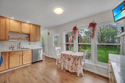 Tiny photo for 401 Greentree Parkway, Libertyville, IL 60048 (MLS # 12619962)