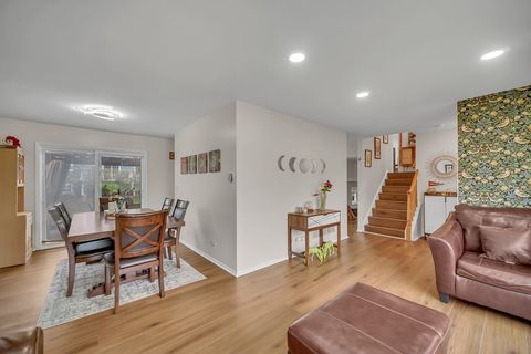 Tiny photo for 401 Greentree Parkway, Libertyville, IL 60048 (MLS # 12619962)