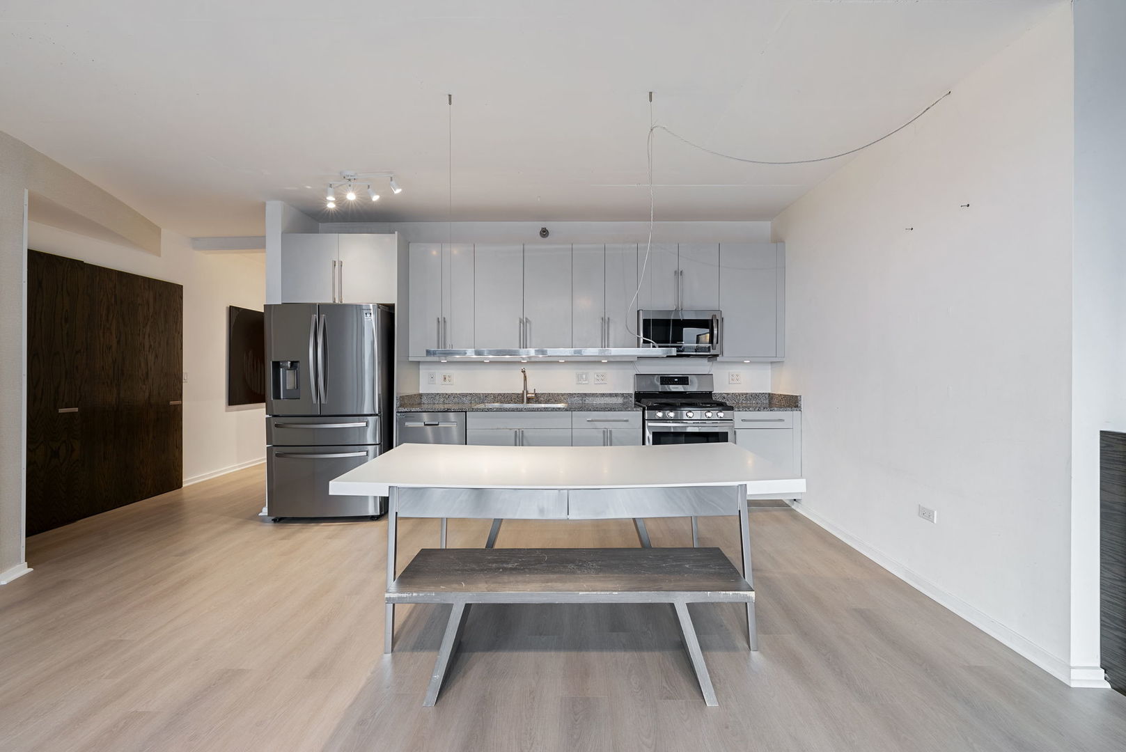701 S Wells Street 3105