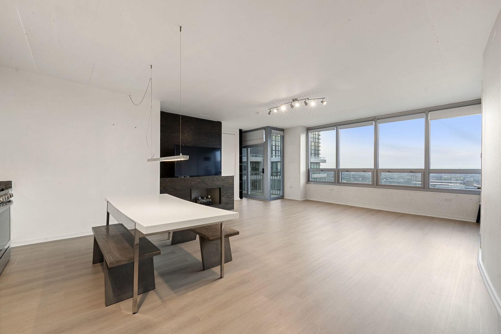 701 S Wells Street 3105