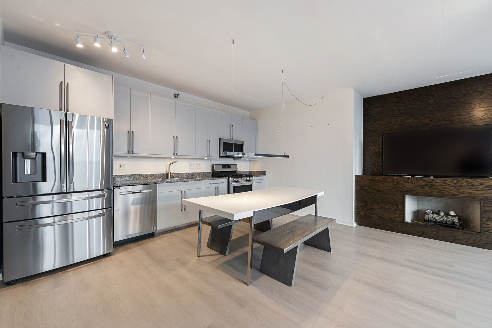 701 S Wells Street 3105