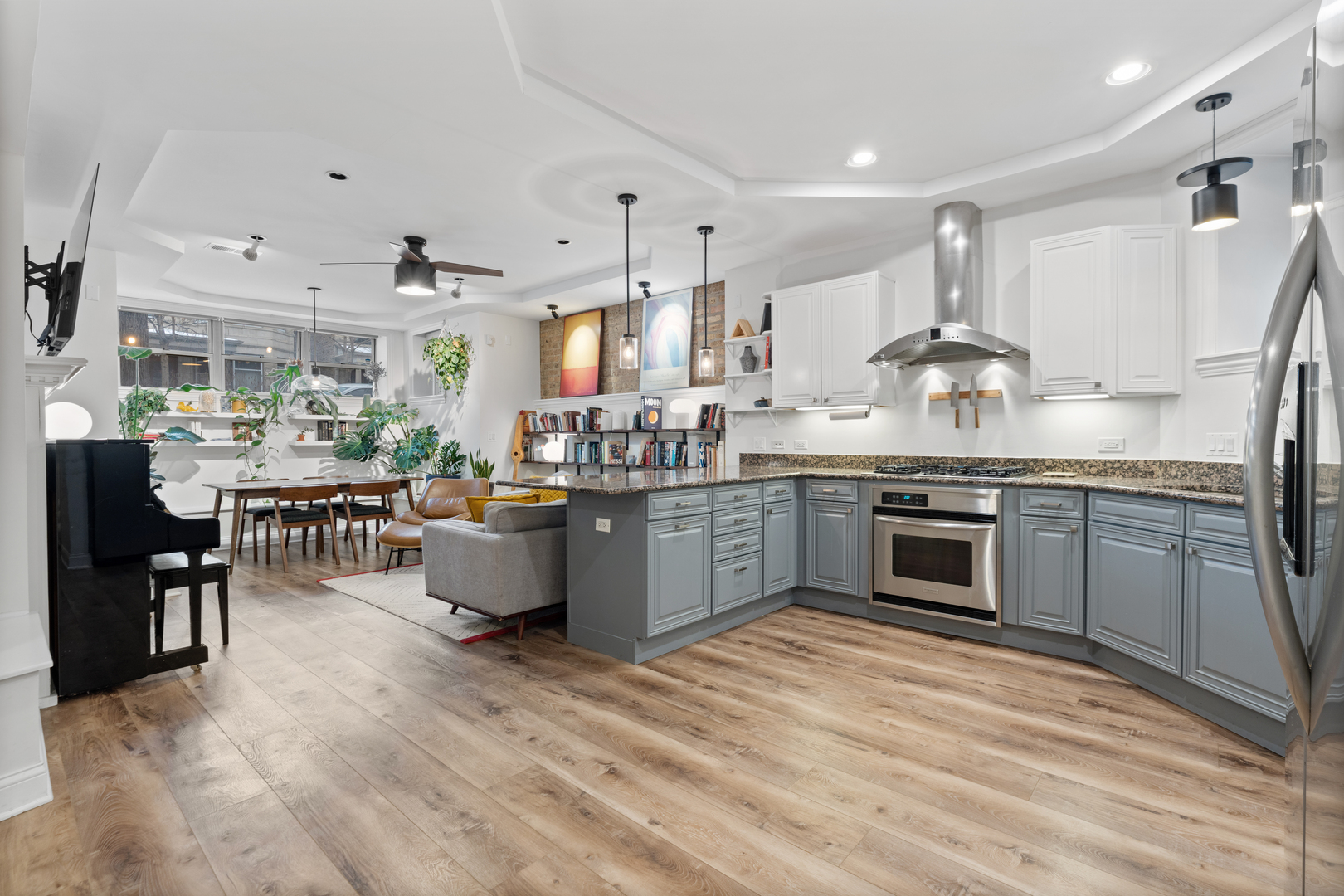 5540 N Glenwood Avenue G