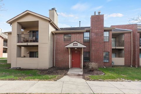 Tiny photo for 1919 N Hicks Road #209, Palatine, IL 60074 (MLS # 12617818)