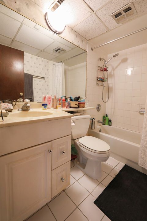 Tiny photo for 3856 S parkway Drive #3B, Northbrook, IL 60062 (MLS # 12590974)