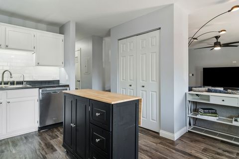 Tiny photo for 295 Woodridge Circle #H, South Elgin, IL 60177 (MLS # 12509560)