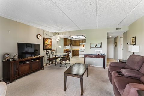 Tiny photo for Gurnee, IL 60031 (MLS # 12624040)