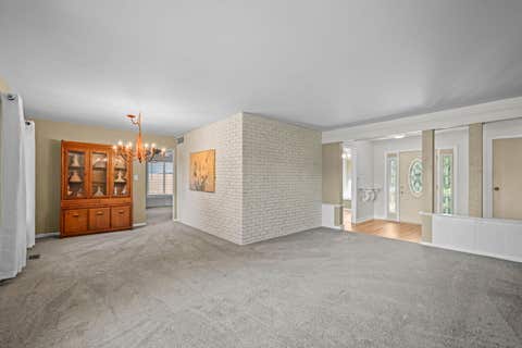 Tiny photo for 190 S Circle Avenue, Bloomingdale, IL 60108 (MLS # 12701513)