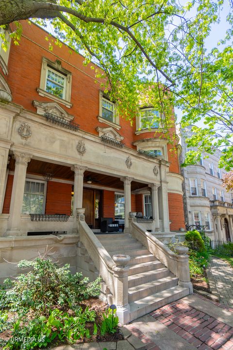 4536 N SHERIDAN Road 104 Chicago IL 60640