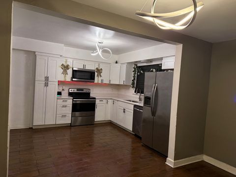 Tiny photo for 527 Gordon Avenue, Calumet City, IL 60409 (MLS # 12482636)