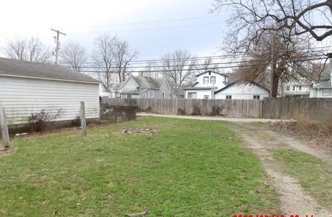 Tiny photo for 801 S Central Avenue, Paris, IL 61944 (MLS # 12622122)