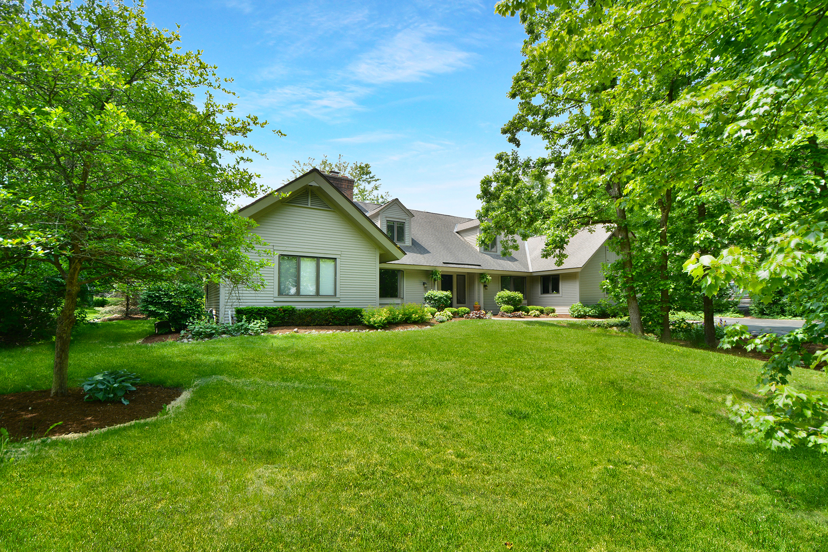 24 Robin Crest Road