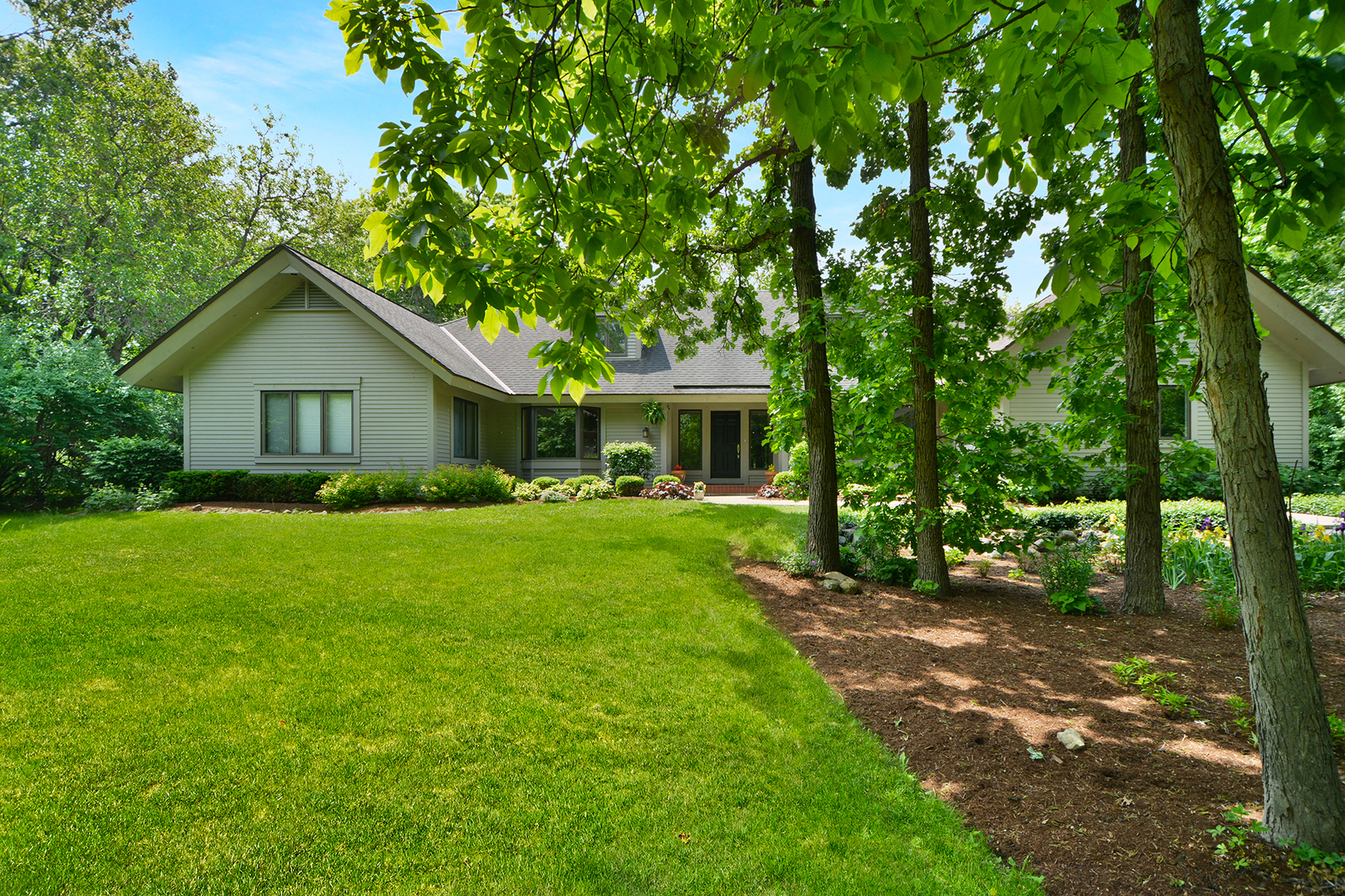 24 Robin Crest Road