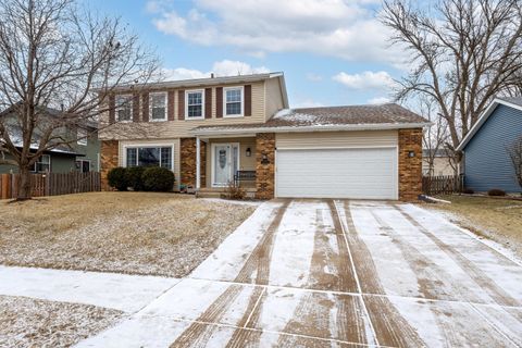 Tiny photo for 2430 Navajo Drive, Bettendorf, IA 52722 (MLS # 12557082)