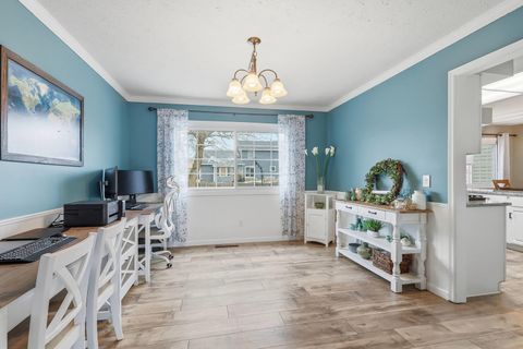 Tiny photo for 2430 Navajo Drive, Bettendorf, IA 52722 (MLS # 12557082)