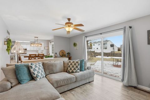 Tiny photo for 2430 Navajo Drive, Bettendorf, IA 52722 (MLS # 12557082)