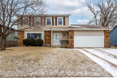 Tiny photo for 2430 Navajo Drive, Bettendorf, IA 52722 (MLS # 12557082)