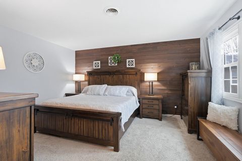 Tiny photo for 2430 Navajo Drive, Bettendorf, IA 52722 (MLS # 12557082)