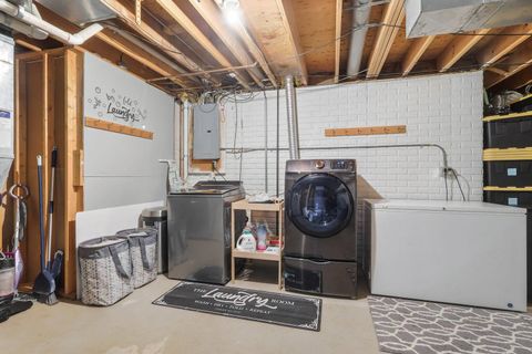 Tiny photo for 2430 Navajo Drive, Bettendorf, IA 52722 (MLS # 12557082)