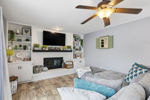 Tiny photo for 2430 Navajo Drive, Bettendorf, IA 52722 (MLS # 12557082)