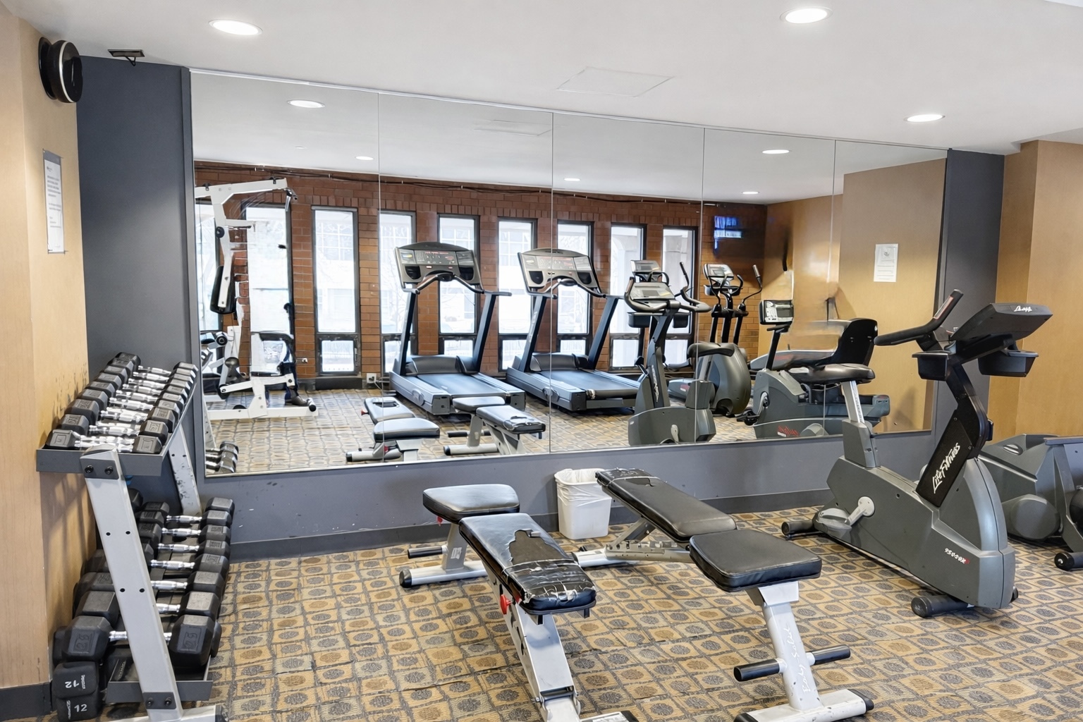 2605 S Indiana Avenue 301