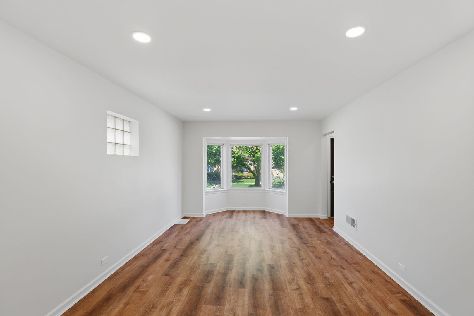 2705 N 73rd Avenue
