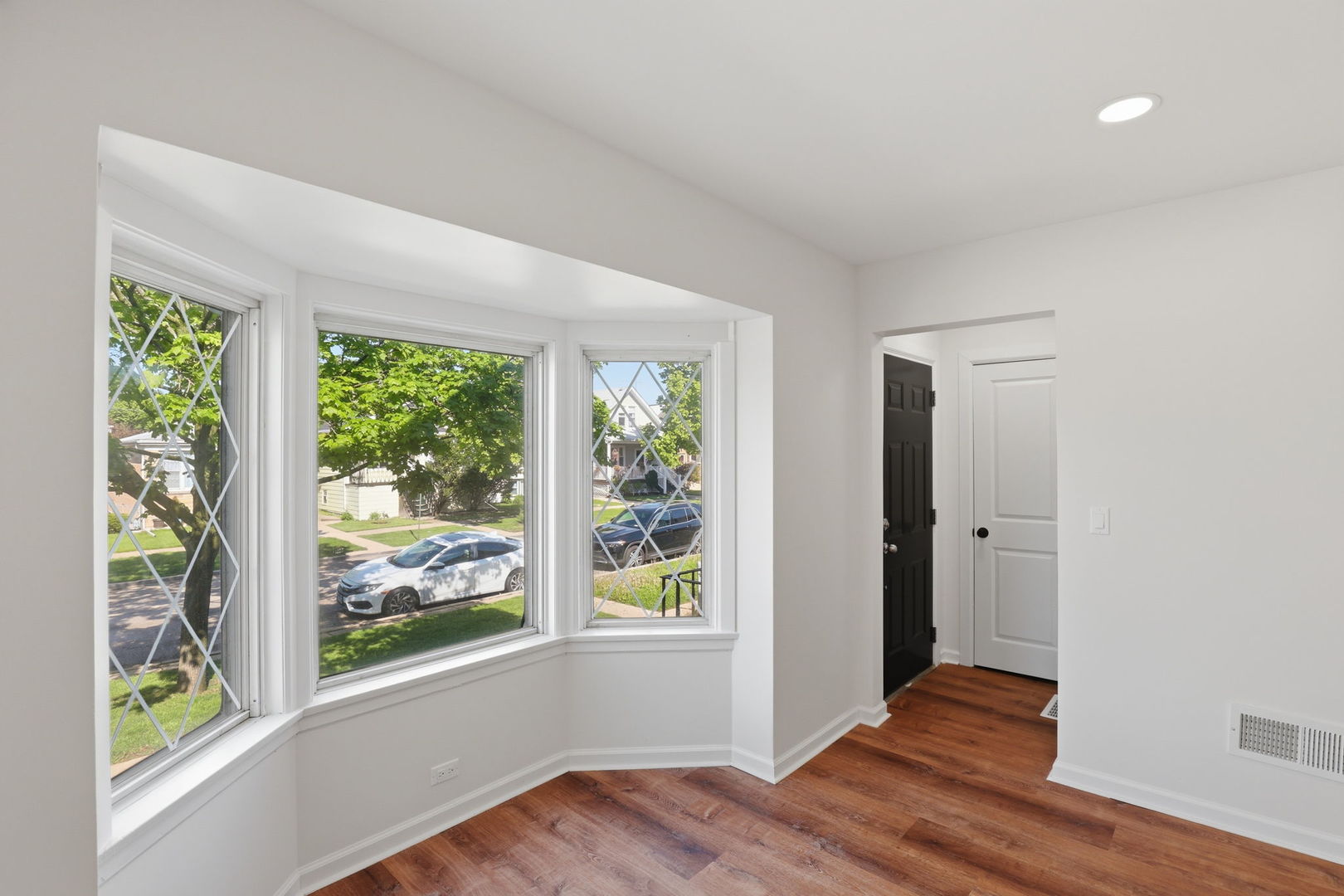 2705 N 73rd Avenue