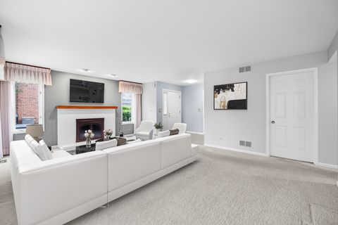 Tiny photo for 1533 N Courtland Drive, Arlington Heights, IL 60004 (MLS # 12676359)