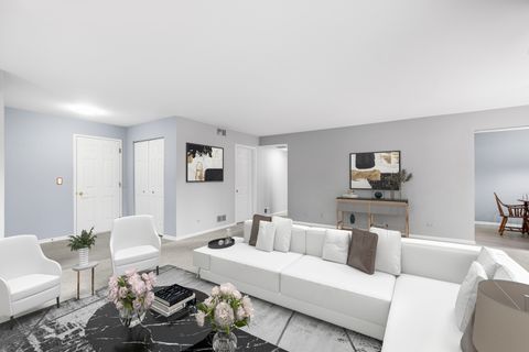 Tiny photo for 1533 N Courtland Drive, Arlington Heights, IL 60004 (MLS # 12676359)