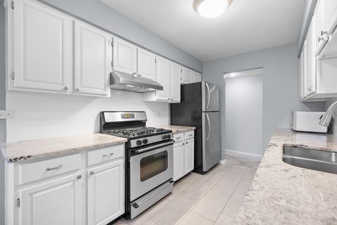 Tiny photo for 1533 N Courtland Drive, Arlington Heights, IL 60004 (MLS # 12676359)