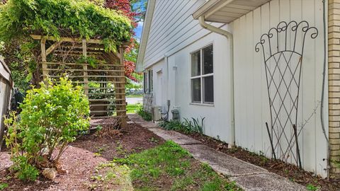 Tiny photo for 3 Lake Park Road, Champaign, IL 61822 (MLS # 12530079)