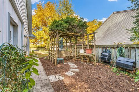 Tiny photo for 3 Lake Park Road, Champaign, IL 61822 (MLS # 12530079)