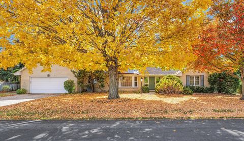 Photo of 3 Lake Park Road, Champaign, IL 61822 (MLS # 12530079)