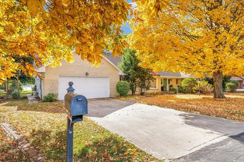 Tiny photo for 3 Lake Park Road, Champaign, IL 61822 (MLS # 12530079)