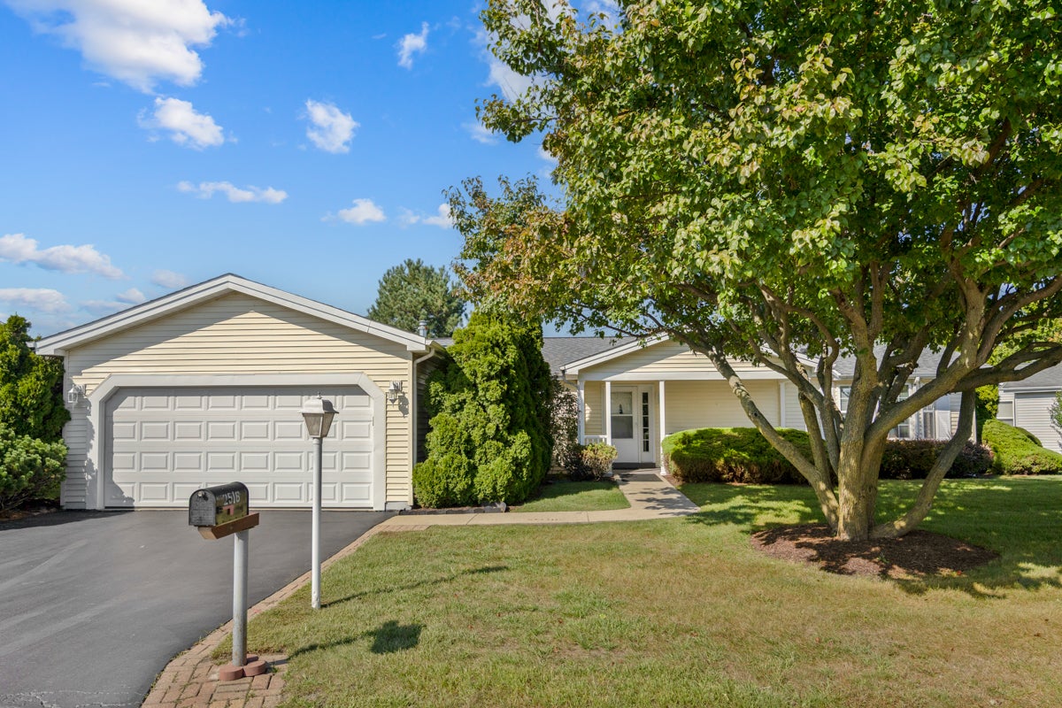 2516 Lippizan Lane