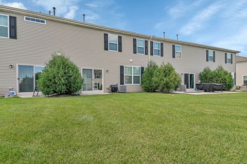 Tiny photo for 1334 Hawk Hollow Drive, Yorkville, IL 60560 (MLS # 12500208)