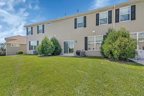 Tiny photo for 1334 Hawk Hollow Drive, Yorkville, IL 60560 (MLS # 12500208)