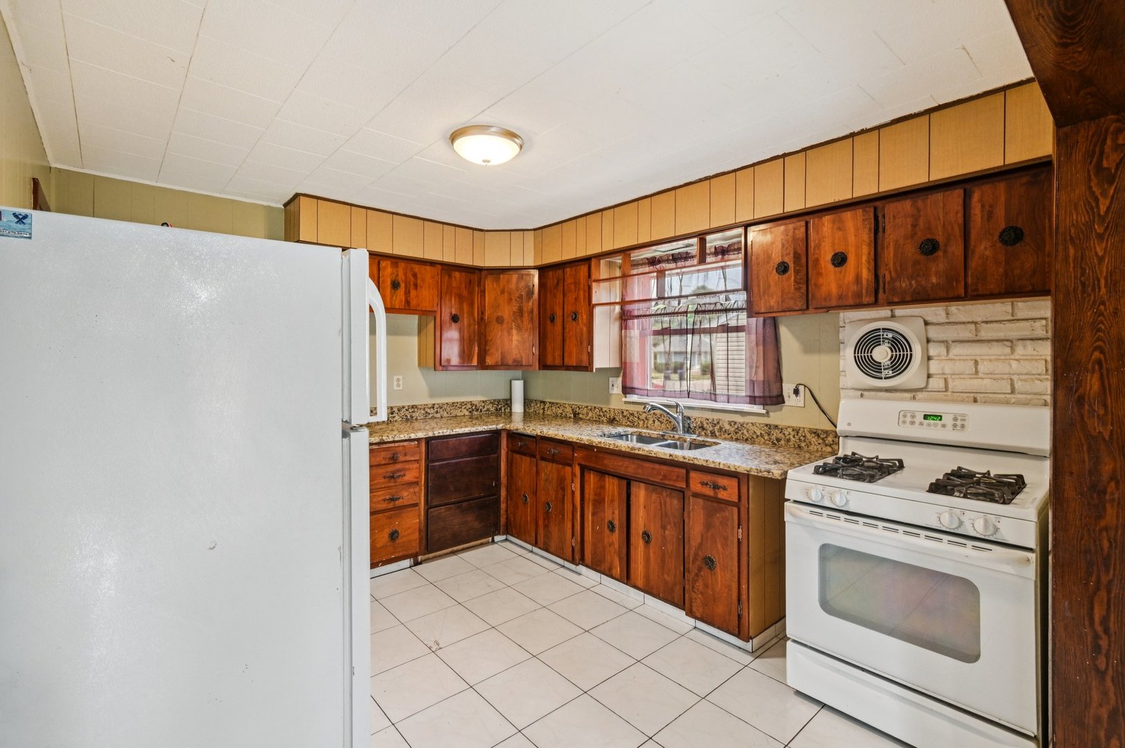 529 E Pleasure Court