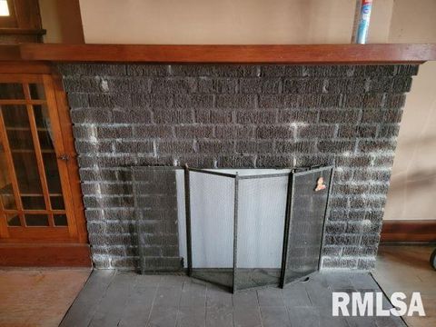 Tiny photo for 101 S 6TH Street, Murphysboro, IL 62966 (MLS # EB458982)