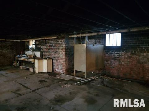 Tiny photo for 101 S 6TH Street, Murphysboro, IL 62966 (MLS # EB458982)