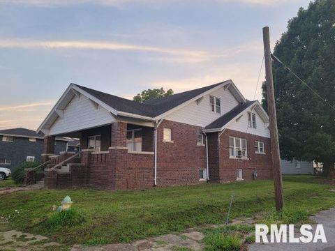 Tiny photo for 101 S 6TH Street, Murphysboro, IL 62966 (MLS # EB458982)