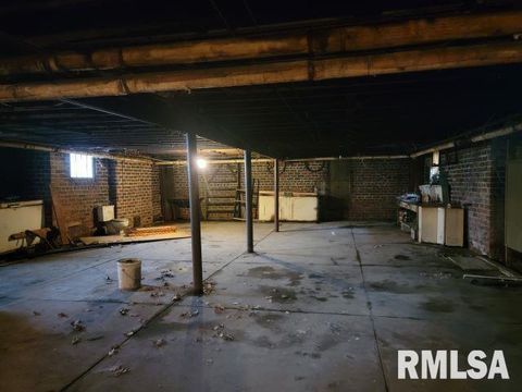 Tiny photo for 101 S 6TH Street, Murphysboro, IL 62966 (MLS # EB458982)