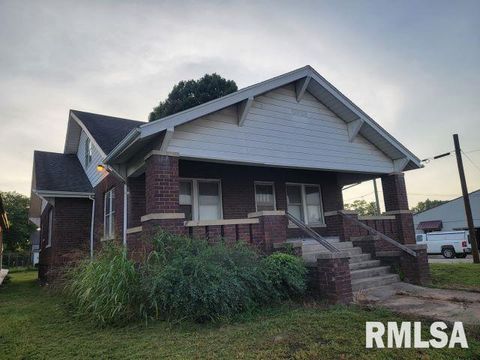 Tiny photo for 101 S 6TH Street, Murphysboro, IL 62966 (MLS # EB458982)