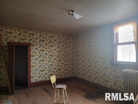 Tiny photo for 101 S 6TH Street, Murphysboro, IL 62966 (MLS # EB458982)
