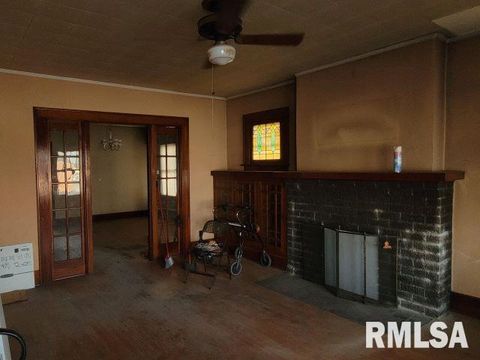 Tiny photo for 101 S 6TH Street, Murphysboro, IL 62966 (MLS # EB458982)