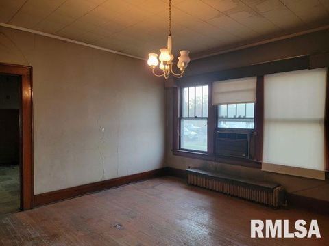 Tiny photo for 101 S 6TH Street, Murphysboro, IL 62966 (MLS # EB458982)