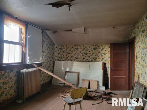 Tiny photo for 101 S 6TH Street, Murphysboro, IL 62966 (MLS # EB458982)