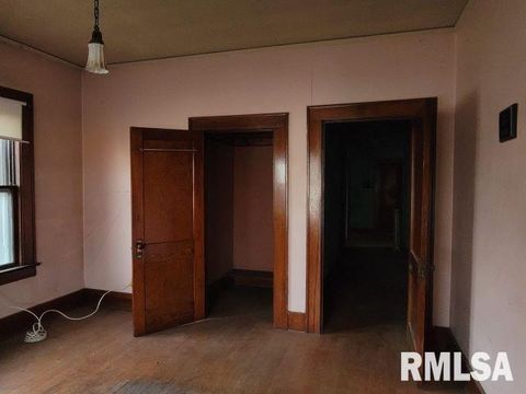 Tiny photo for 101 S 6TH Street, Murphysboro, IL 62966 (MLS # EB458982)